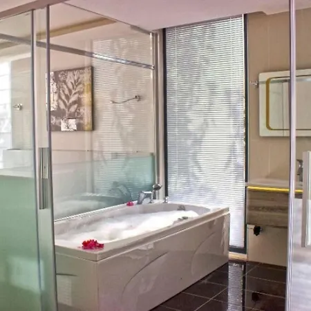 Sole Wt/ Private Pool& In Center Holiday home *